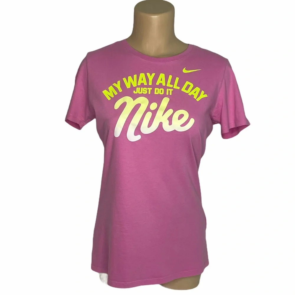NIKE Short Sleeve Tee Slim Fit Cotton Pink Graphic Screen Print Size Large